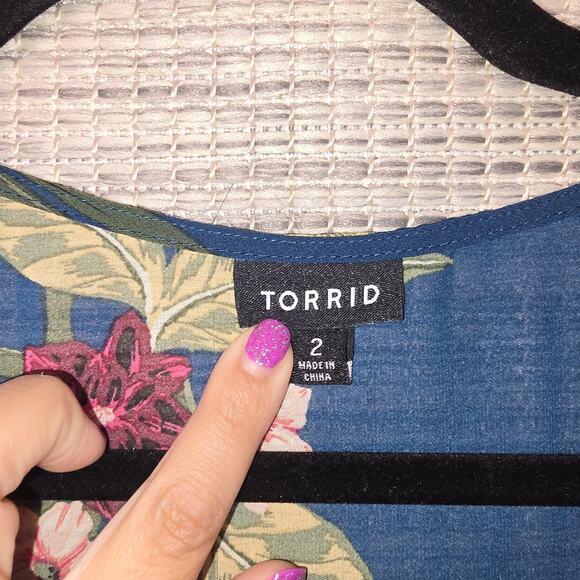 Torrid Blouse Womens Plus Size 2X Floral Short Sleeve Button Front High-Low Boho - Picture 3 of 10
